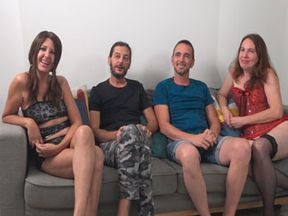 Juego entre parejas. Rati y Brujita Intercambiando maridos